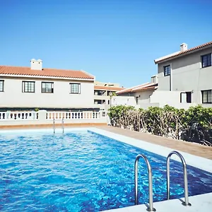 https://luxury-house-in-el-medano.adeje-hotels.com